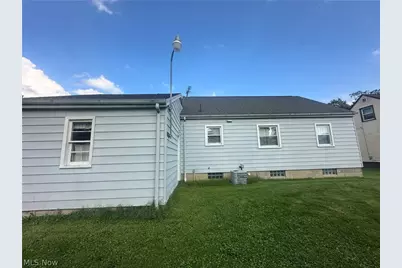 92 Camvet Drive, Campbell, OH 44405 - Photo 9