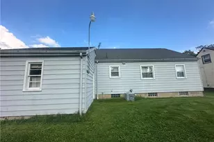 92 Camvet Dr, Campbell, OH 44405 - Photo 9