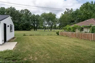 2326 Stanford Dr, Wickliffe, OH 44092 - Photo 7