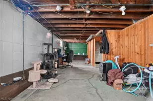 2492 24th St, Cuyahoga Falls, OH 44223 - Photo 35