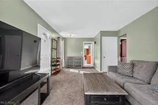2492 24th St, Cuyahoga Falls, OH 44223 - Photo 3