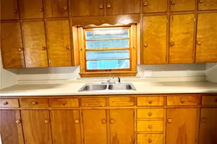 321 Elm St, Coshocton, OH 43812 - Photo 9