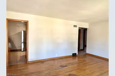 321 Elm Street, Coshocton, OH 43812 - Photo 5