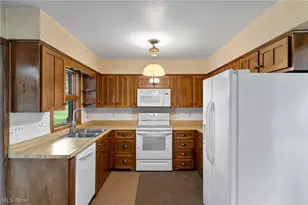 1375 Schrader Rd, North Lawrence, OH 44666 - Photo 7