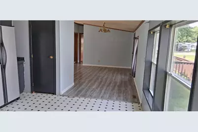 7278 Bennington Pike, Ravenna, OH 44266 - Photo 5