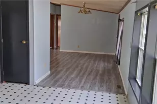 7278 Bennington Pike, Ravenna, OH 44266 - Photo 5