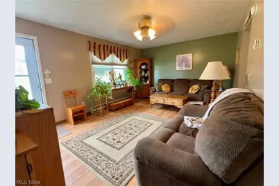 806 Geneva Street SW, Sugarcreek, OH 44681 - Photo 5
