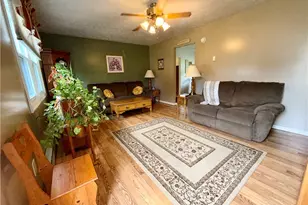 806 Geneva St SW, Sugarcreek, OH 44681 - Photo 3