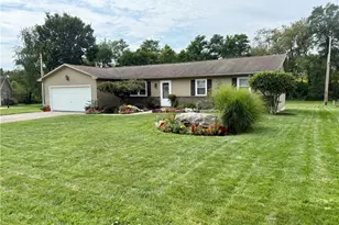 806 Geneva St SW, Sugarcreek, OH 44681 - Photo 1