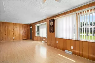 4885 Oster Rd, Sheffield Lake, OH 44054 - Photo 11