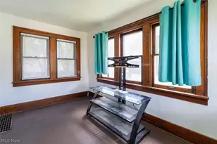 1056 Georgia Ave, Akron, OH 44306 - Photo 5
