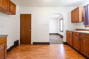 1056 Georgia Ave, Akron, OH 44306 - Photo 13