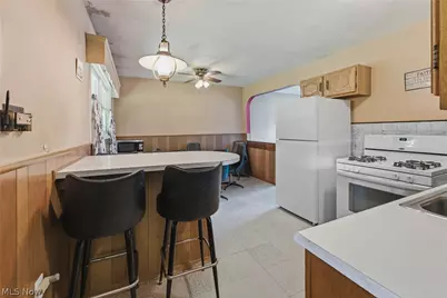 2425 Regentview Street NE, Canton, OH 44705 - Photo 13