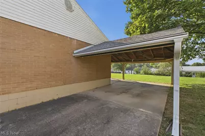 2425 Regentview Street NE, Canton, OH 44705 - Photo 29