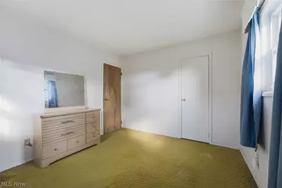 2425 Regentview Street NE, Canton, OH 44705 - Photo 23