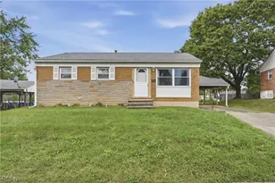 2425 Regentview St NE, Canton, OH 44705 - Photo 1