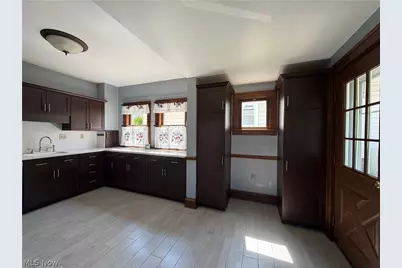 1370 Mathews Avenue, Oakwood, OH 44107 - Photo 9