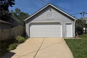 1370 Mathews Ave, Oakwood, OH 44107 - Photo 31