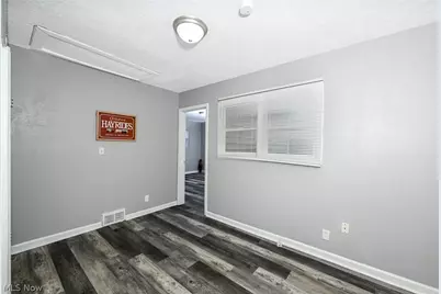 1376 Seward Avenue, Akron, OH 44320 - Photo 9