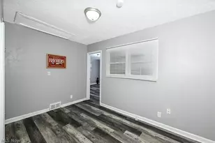 1376 Seward Ave, Akron, OH 44320 - Photo 9