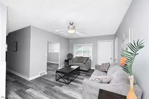 1376 Seward Ave, Akron, OH 44320 - Photo 3