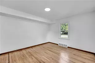 30082 Dorothy Dr, Wickliffe, OH 44092 - Photo 13