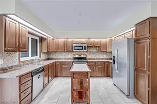 4468 Devonshire Dr, Youngstown, OH 44512 - Photo 9