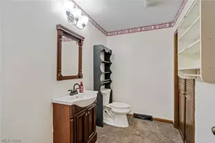 4468 Devonshire Dr, Youngstown, OH 44512 - Photo 13