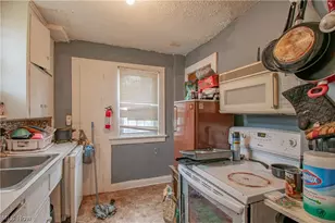 800 Halter Ct NW, Canton, OH 44708 - Photo 7