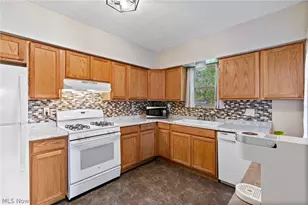 247 Milan St N, Canal Fulton, OH 44614 - Photo 9