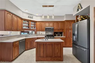 10890 Wolf Ave NE, Hartville, OH 44632 - Photo 9