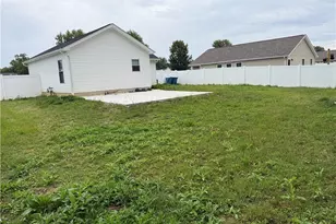 2279 Arrowhead St, Lorain, OH 44052 - Photo 9