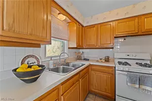 156 S Roanoke Ave, Austintown, OH 44515 - Photo 5