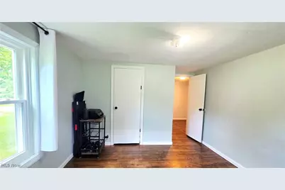 7907 Baumhart Road, Amherst, OH 44001 - Photo 17