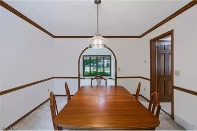 697 Cherry Valley Drive, Amherst, OH 44001 - Photo 7