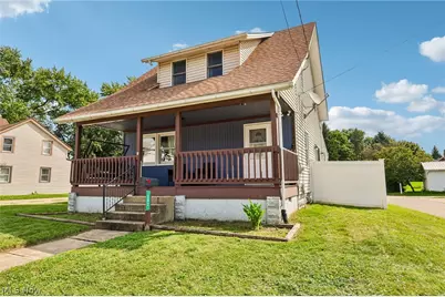 202 N Nickelplate Street, Louisville, OH 44641 - Photo 1