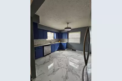 33158 Lakeshore Boulevard, Eastlake, OH 44095 - Photo 7