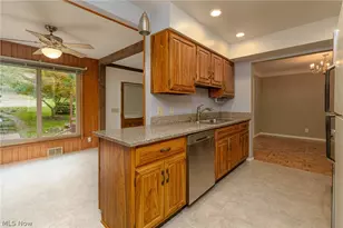 1397 W Sprague Rd, Grandview Heights, OH 44147 - Photo 9