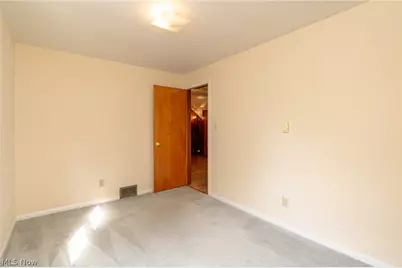 1397 W Sprague Road, Grandview Heights, OH 44147 - Photo 25