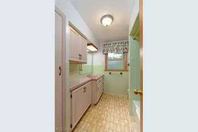1397 W Sprague Road, Grandview Heights, OH 44147 - Photo 29
