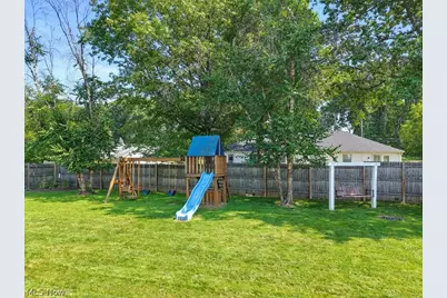 5234 Shamrock Avenue NW, North Canton, OH 44720 - Photo 5
