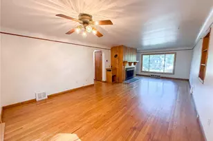 29352 Waldensa Ave, Wickliffe, OH 44092 - Photo 7