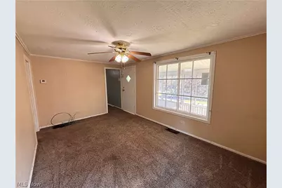 129 S Surry Road, East Liverpool, OH 43920 - Photo 5