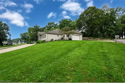 5216 East Boulevard NW, Canton, OH 44718 - Photo 3