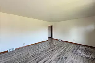 131 Beverly Ln, Wintersville, OH 43953 - Photo 7