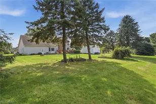 2771 Missenden St NW, North Canton, OH 44720 - Photo 9