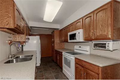 6372 Clearair Drive, Mentor, OH 44060 - Photo 7