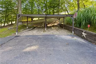 2082 Wylie Ridge Rd, Weirton, WV 26062 - Photo 11
