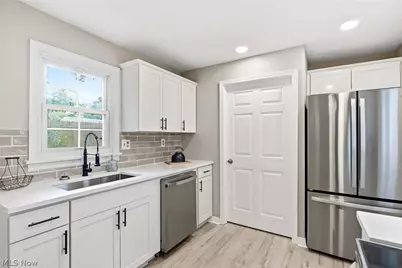 330 Inwood Boulevard, Avon Lake, OH 44012 - Photo 15