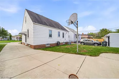7506 Traymore Avenue, Loveland, OH 44144 - Photo 27